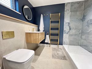 En suite- click for photo gallery